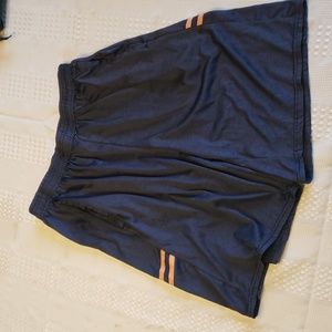 Real Essentials Shorts Men's Medium